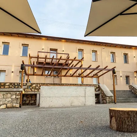 Willa Vevi Villas *